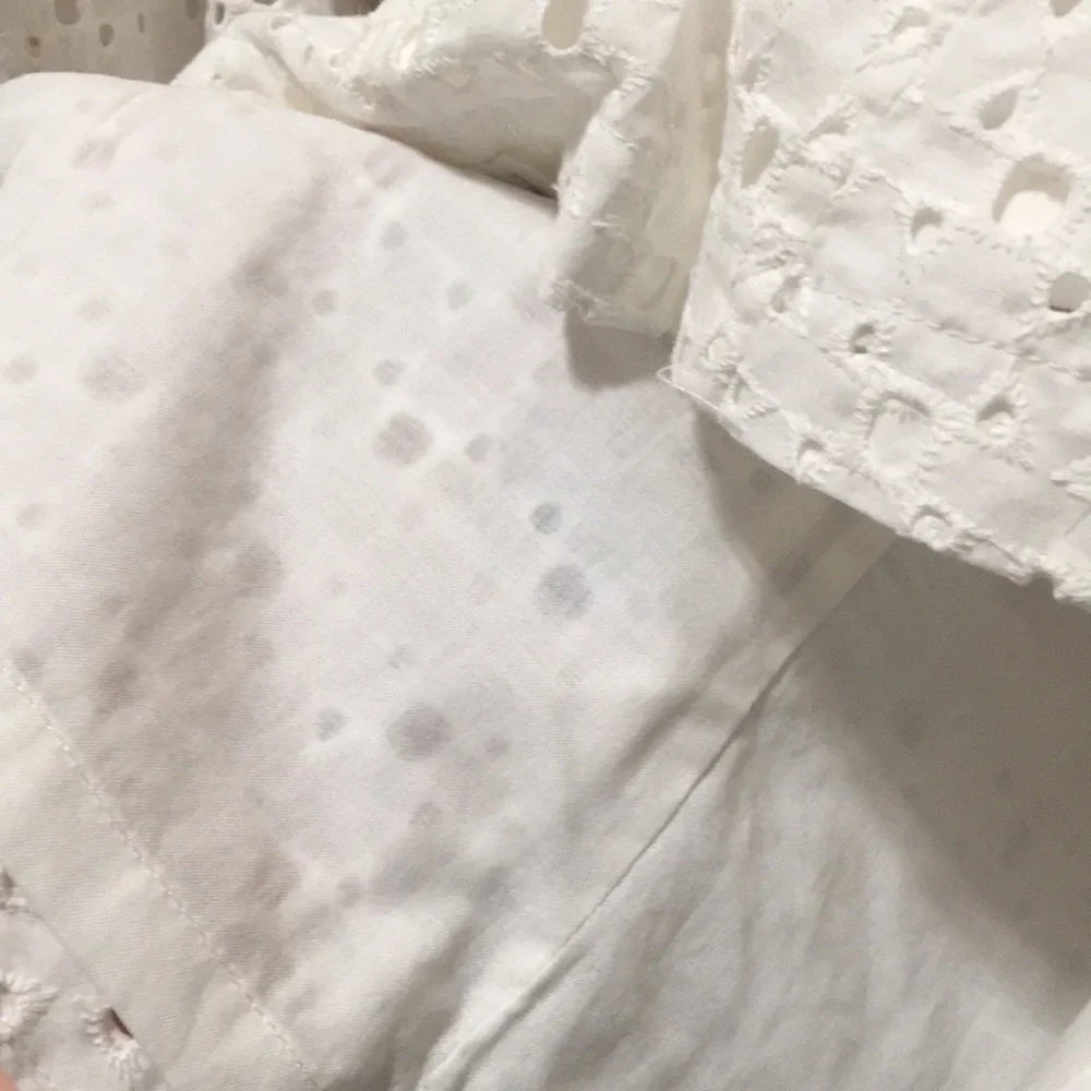 Banana Republic Eyelet White Puff Sleeves Blouse OH.